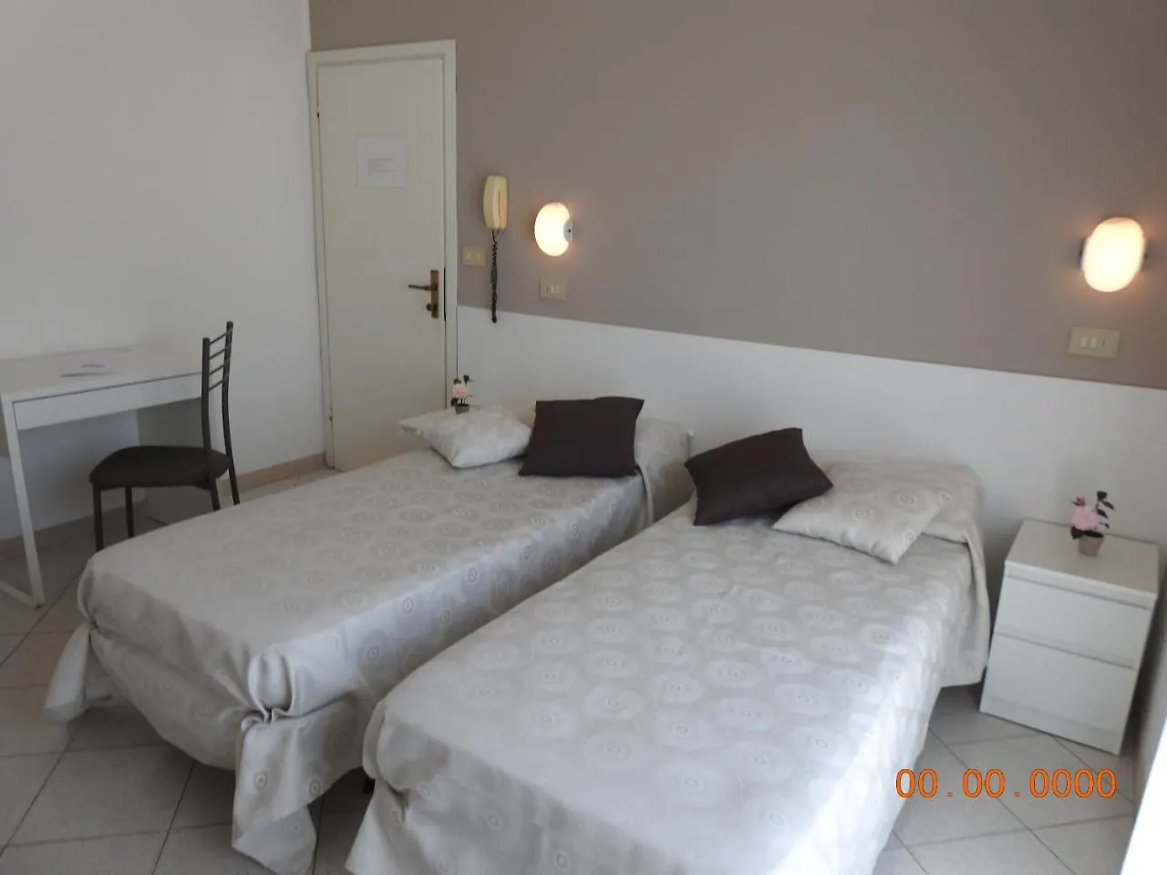 Hotel La Bella Vita Rimini 0*,  Italy